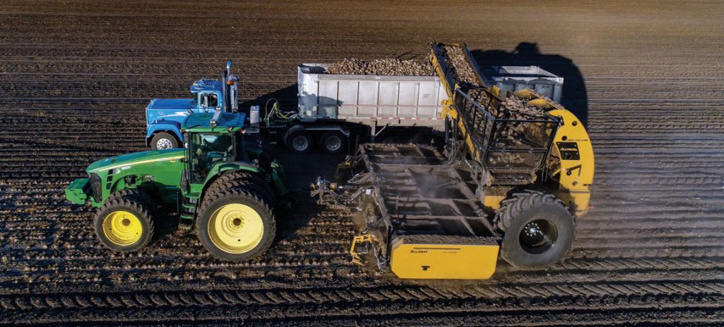 Alloway HV-12R22 harvesting sugarbeets